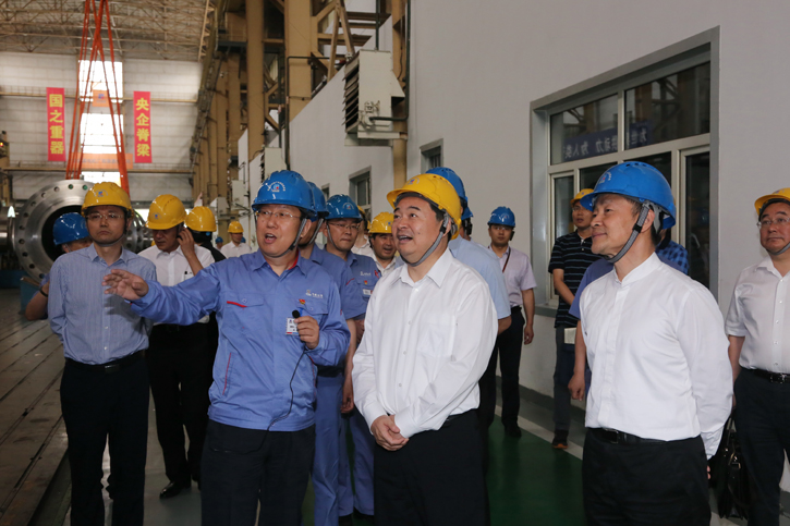 郝鹏参观调查壹定发集团所属企业电机公司